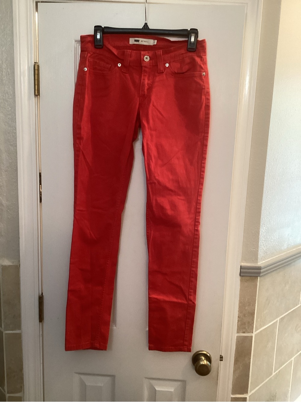 Levi's Women’s Red Straight Leg Jeans - Picture 3 of 5
